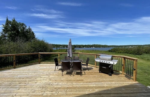 Bonfield Cabaña | 5 Bedroom Waterfront Lake House