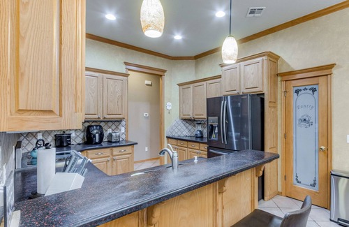Del City Casa | 5-bedroom With 6 Beds for Social Gathering