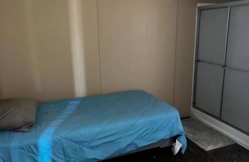 Monahans Casa | 5 Bedroom Work Trailer