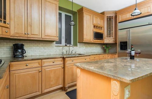 Wrigleyville Apartamento | 5 Bedroom Wrigleyville experience right by stadium