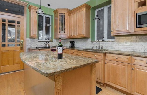 Wrigleyville Apartamento | 5 Bedroom Wrigleyville experience right by stadium