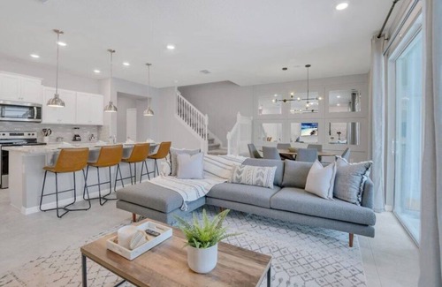Davenport Casa | 5 Bedrooms/4.5 Bathrooms/Windsor Island (1360LT)