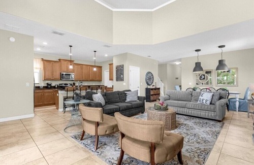 Lindfields Casa | 5 Bedrooms/ 5 Bathrooms/ Paradise Palms (2989BP)