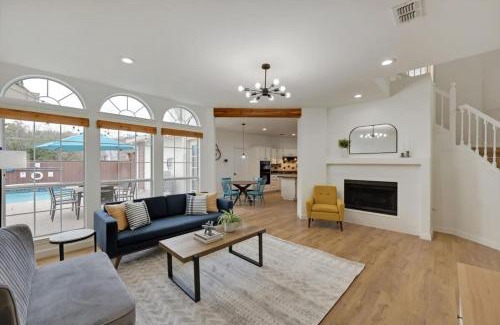 Plano Casa | 5 Bedrooms Backyard Oasis - Groups Welcome