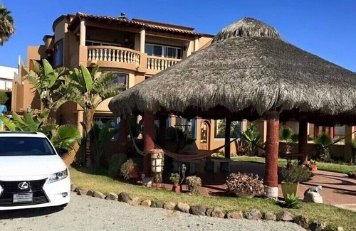 La Salina Casa | 5 habitaciones, frente a la playa, climatizada, piscina, casa, amplio patio trasero, unidad segura en el estacionamiento.