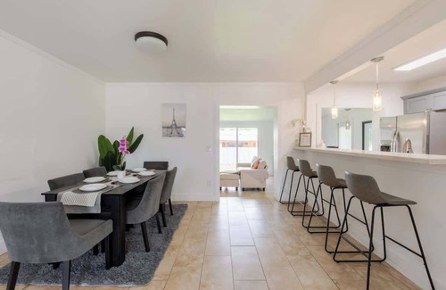 Coral Terrace Casa | 18 Min del Aeropuerto de Miami, 5 Hab, 2 Baños, Wi-Fi, Patio, Parking, Céntrico