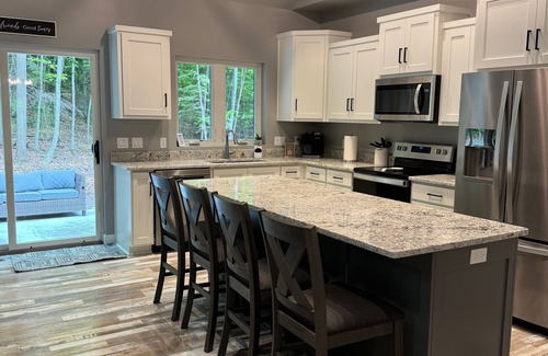 Egg Harbor Casa | 5 Bedrooms with Ensuite Bathrooms - Sleeps 24 - Outdoor Hot Tub