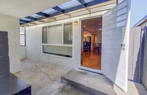 Lawndale Casa | 5 Beds - Family Friendly Home Near LAX, SoFi, Forum, Disneyland & SoCal Beaches