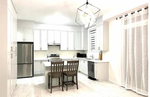 Wasaga Beach Casa | 5 Beds Luxury Retreat at Wasaga Beach
