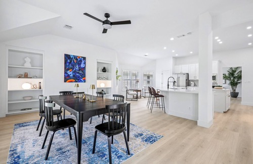 Pflugerville Casa | 5 Beds Luxury Retreat on Golf Course