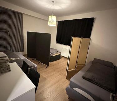 Lierenfeld Apartamento | 5 Betten Montuerwhonung mit Waschmaschine