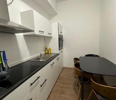 Lierenfeld Apartamento | 5 Betten Montuerwhonung mit Waschmaschine