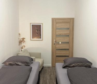 Lierenfeld Apartamento | 5 Betten Montuerwhonung mit Waschmaschine
