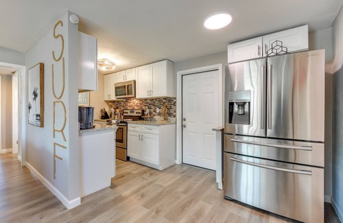 Jacksonville Beach Cabaña | 5 Blocks to Jax Beach: Getaway w/ Patio & Yard!