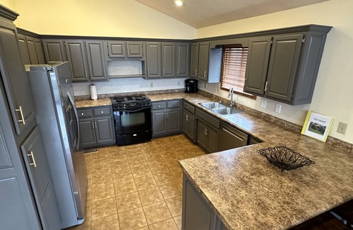 Sparta Casa | ¡Prepárate para el otoño! 3 acres arbolados, hermosa vista al lago, bañera de hidromasaje y pozo de fuego!
