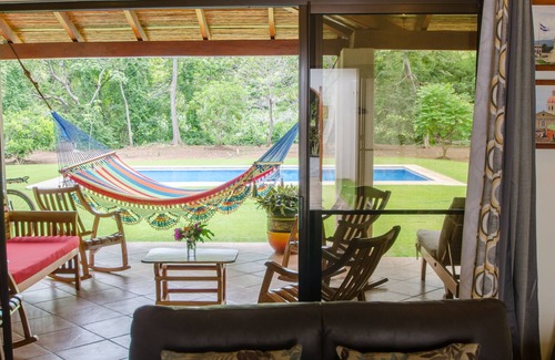Playa Colorado Casa | 5 dormitorios / 4. 5 baños Casa W / piscina. ¡A solo 5 minutos a pie de la playa y las vacaciones de surf!