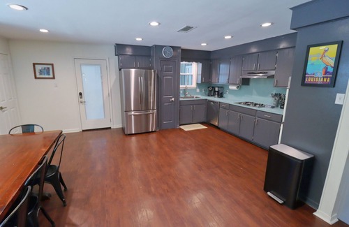 Highlands - Perkins Casa | 5 BR Highland House! 20 Minute walk to Tiger Stadium!! Level 2 EV Charger!