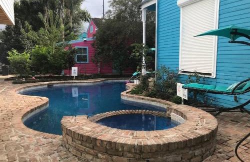 Faubourg Marigny Cama Y Desayuno | 5 BR - Sleeps 10! Best Location next to French Quarter!