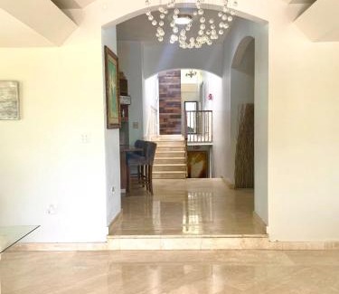 Santa Cruz Villa | 5 BR Villa w Huge Pool 10 min SJU Airport