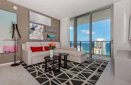 Hollywood South Central Beach Apartamento | 5 BREATHTAKING Front Ocean View: Brand New 2BR