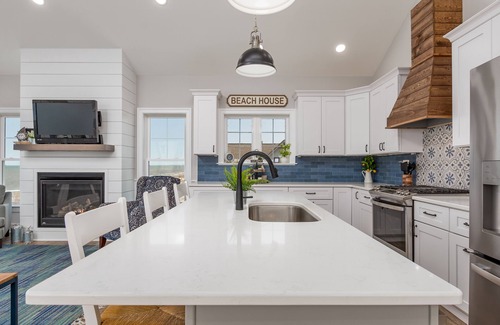 Broadkill Beach Casa | 5 Broadkill - PET FRIENDLY - Beautiful bay front new construction home on Bro
