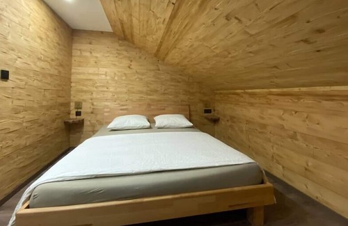 Rochesson Apartamento | (5) Chalet des Marronniers, Jacuzzi (private) & Pool
