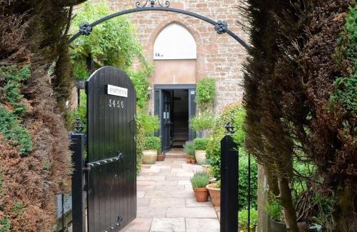 Gretna Casa | 5 Church Square
