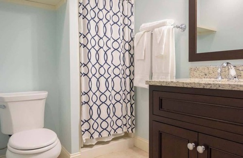 Middletown Casa | #5 | Comfy Room w/Queen-bed