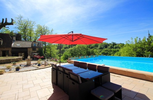 Le Buisson-de-Cadouin Casa | 5 casas rurales, una bonita casa de piedra y 2 piscinas en el corazón del Périgord Noir