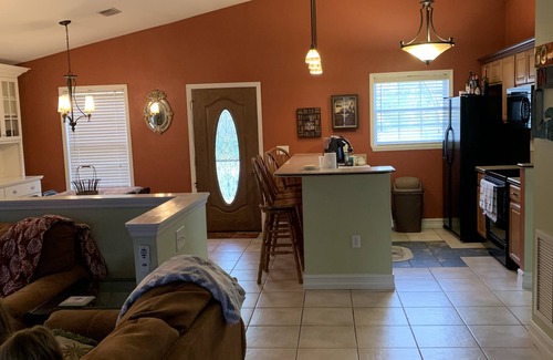 Donalsonville Casa | 5⭐️great weekend find relax on natures waterfront sunset🌅 🎣Hottub covered dock