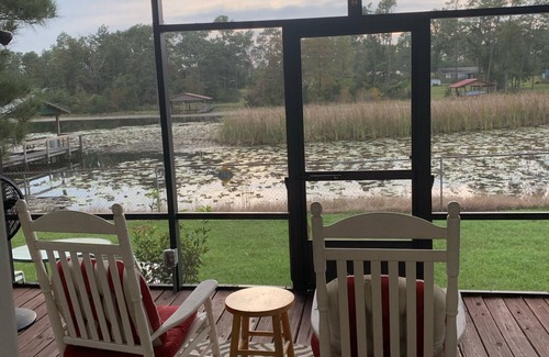 Donalsonville Casa | 5⭐️great weekend find relax on natures waterfront sunset🌅 🎣Hottub covered dock