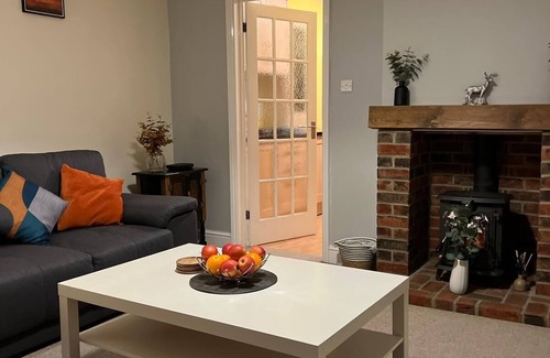 Haddenham Casa | Spacious house in easy travel time to Ely, Cambridge, Mildenhall and Lakenheath