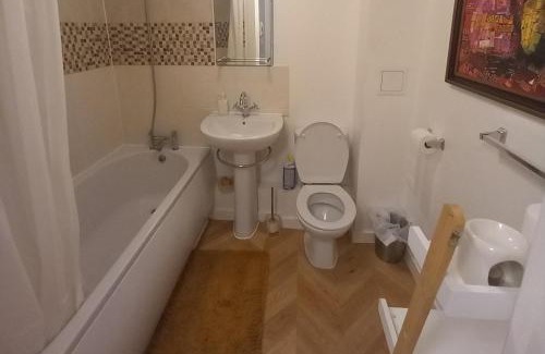 Dartford Apartamento | 5 Guests - Pet Friendly - Balcony & Free Parking