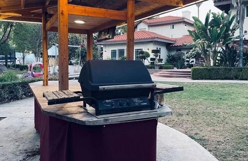 Hacienda Heights Casa | 5# King bed/1G Internet access/Free parking space