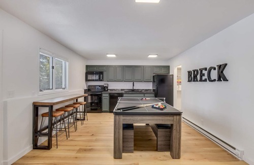 Warrior's Mark West Casa | 5 King Beds+6 Bunks. Winter Bus. Close to town.