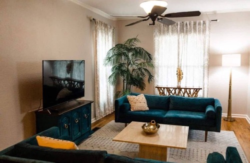 Southmoreland Casa | 5 KING Beds + Pingpong + Coffee &Tea + Walk to Westport