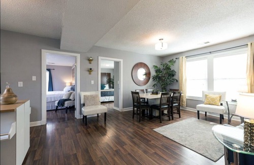 Southmoreland Casa | 5 KING Beds + Pingpong + Coffee &Tea + Walk to Westport