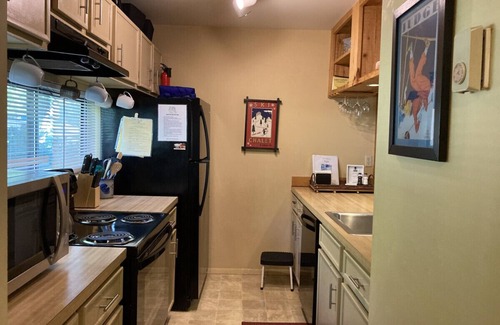 Hidden Valley Apartamento | ☀️ Pet-Friendly Summer Escape with Pool Access & Nature Vibes 🐾🏊🌲