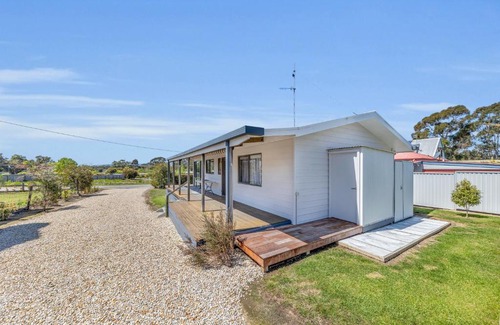 Mallacoota Casa | 5 Lees Road, Mallacoota