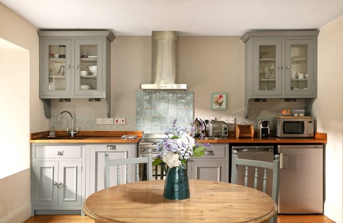 Carnon Downs Cabaña | 5* Luxurious 1 bed self-catering cottage, 20mins from North&South Cornish coasts