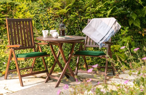 Carnon Downs Cabaña | 5* Luxurious 1 bed self-catering cottage, 20mins from North&South Cornish coasts
