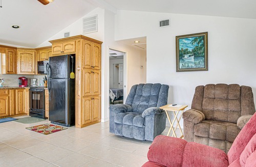 Port Isabel Casa | 5 Mi to Beaches: Sunny Port Isabel Golf Retreat