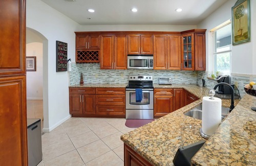 Port Saint Lucie Casa | 5 Mi to Boating! Port St Lucie Home w/Backyard