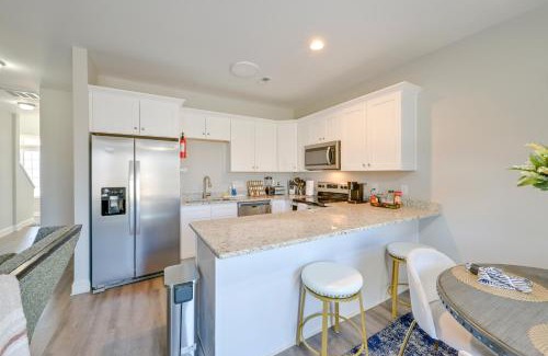 Harrisburg Casa | 5 Mi to Charlotte Motor Speedway Cozy Townhome