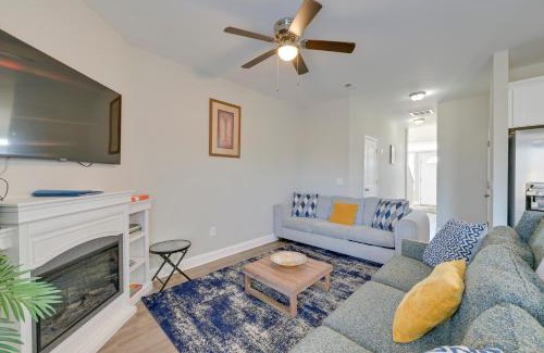 Harrisburg Casa | 5 Mi to Charlotte Motor Speedway Cozy Townhome