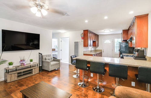 Harbor Casa | 5 Mi to Coast: Centrally Located Long Beach Home!