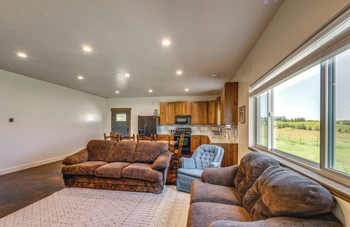 Swanlake Cabina | 5 Mi to Devil Creek Reservoir: Idaho Farmhouse!
