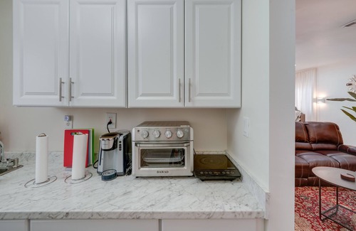 Bakersfield Apartamento | ~ 5 Mi to Downtown: Cozy Bakersfield Studio Rental