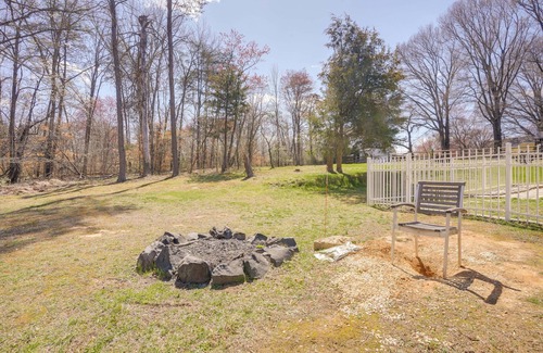 Fredericksburg Casa | 5 Mi to Dtwn Fredericksburg: Family Gem w/ Yard