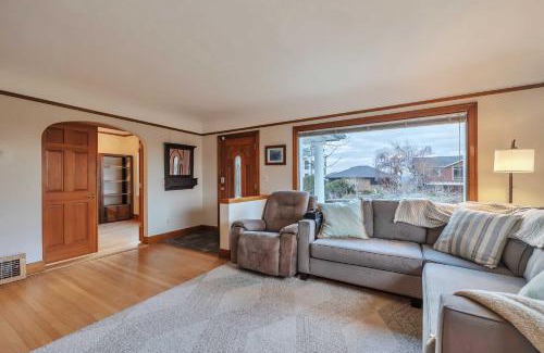 Gatewood Casa | 5 Mi to Dtwn Seattle Home with Ocean and City Views